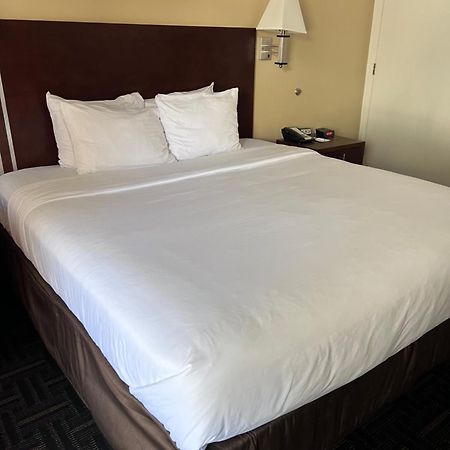 Quality Inn Fresno Near University Екстериор снимка
