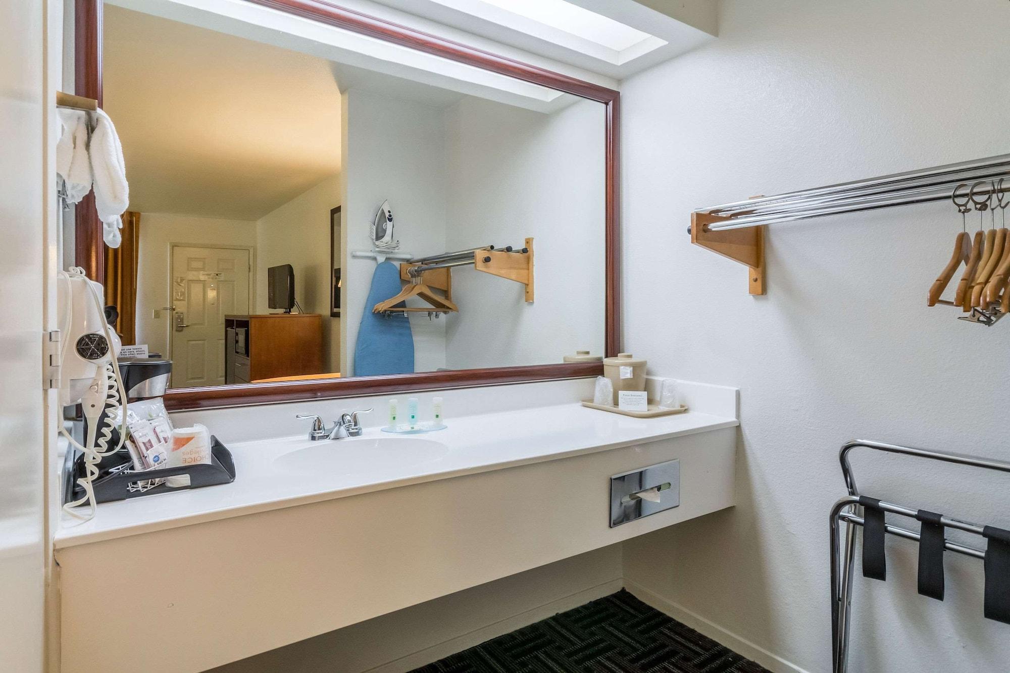 Quality Inn Fresno Near University Екстериор снимка