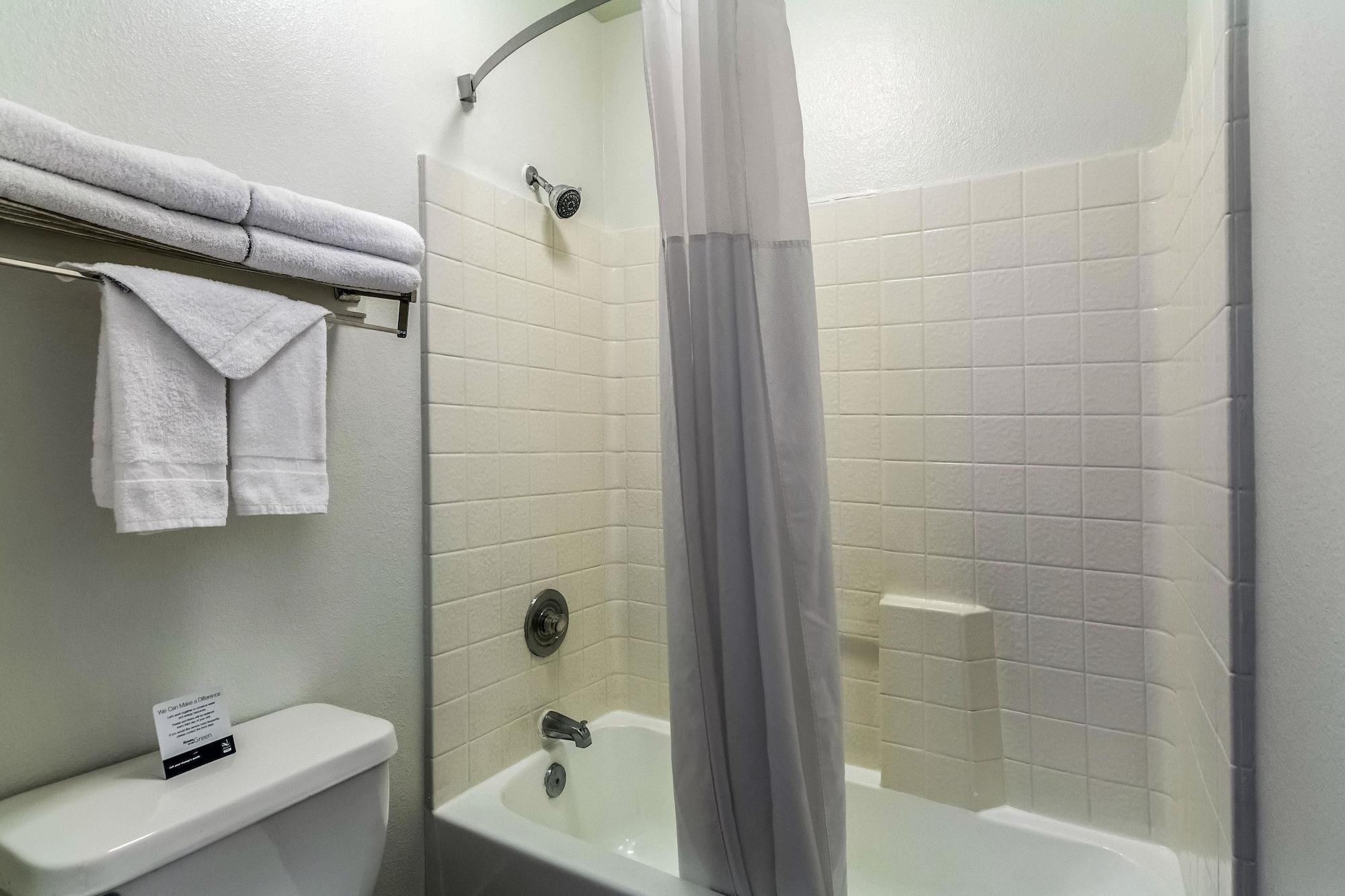Quality Inn Fresno Near University Екстериор снимка