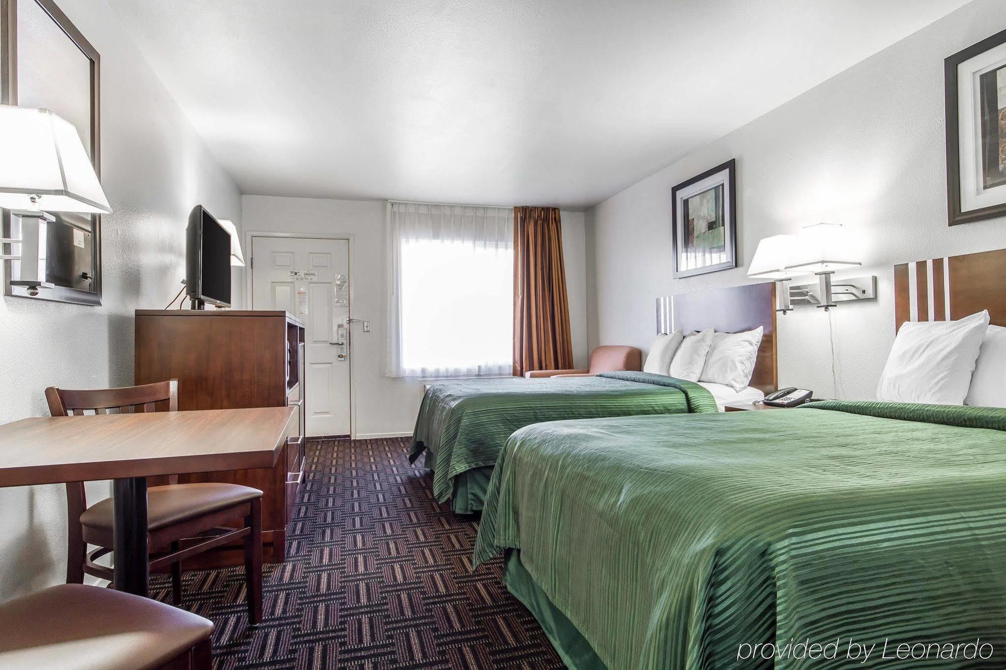 Quality Inn Fresno Near University Екстериор снимка