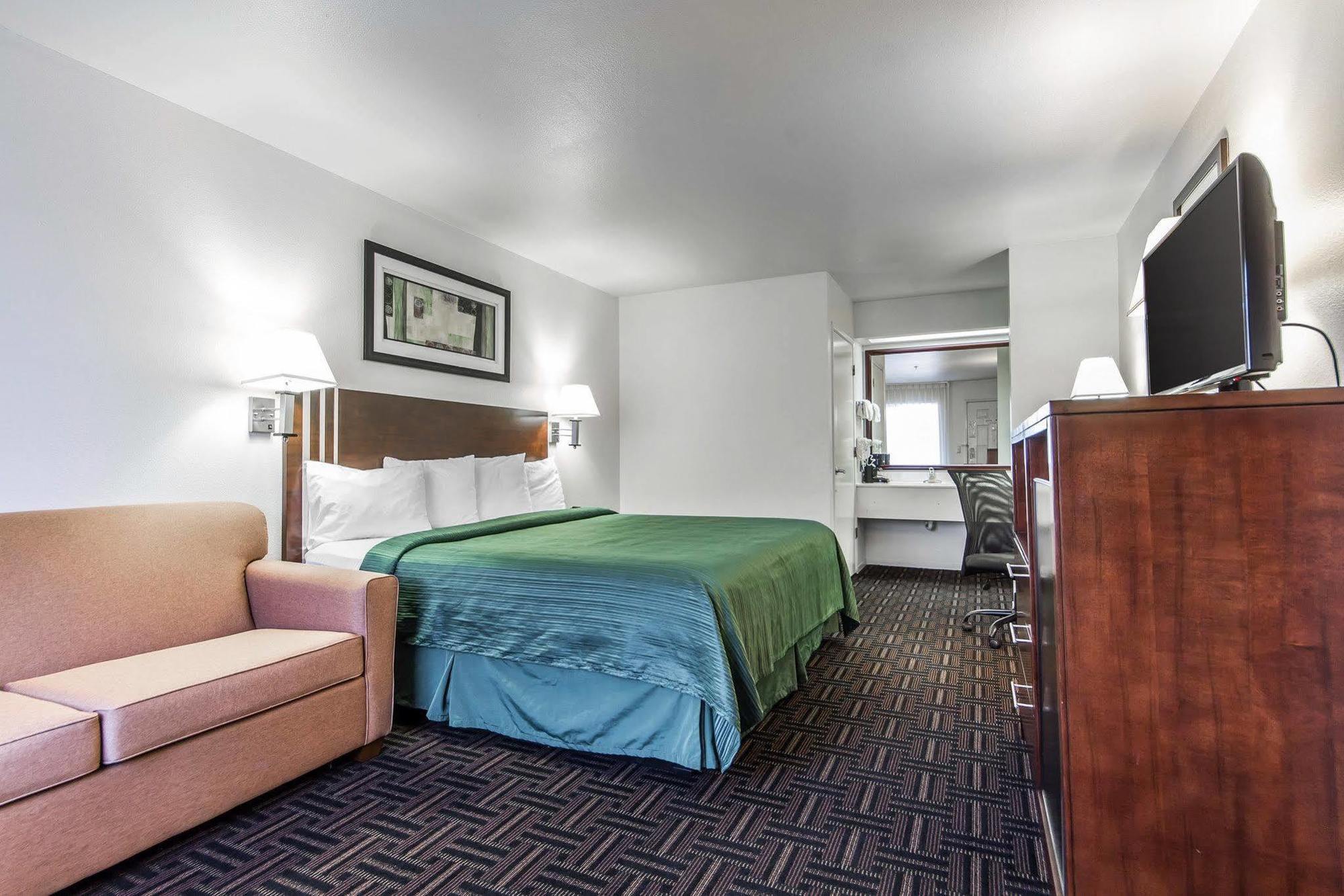 Quality Inn Fresno Near University Екстериор снимка