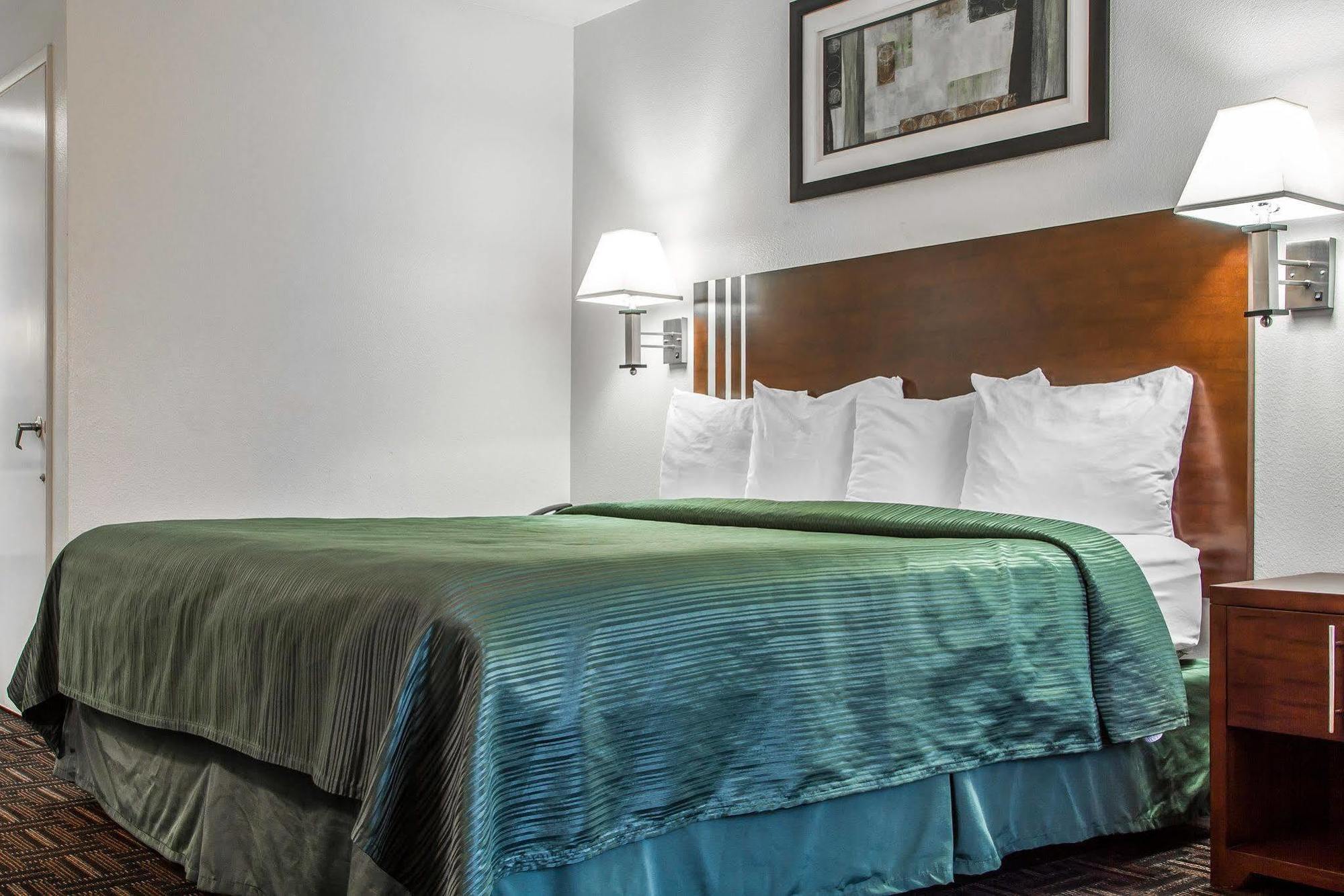 Quality Inn Fresno Near University Екстериор снимка