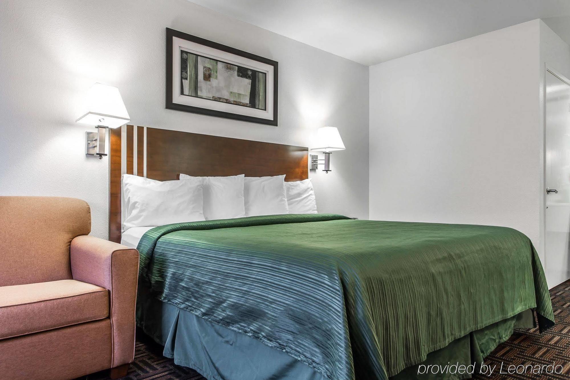Quality Inn Fresno Near University Екстериор снимка