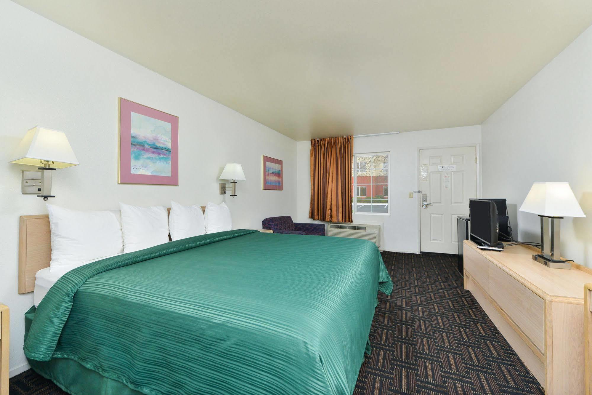 Quality Inn Fresno Near University Екстериор снимка
