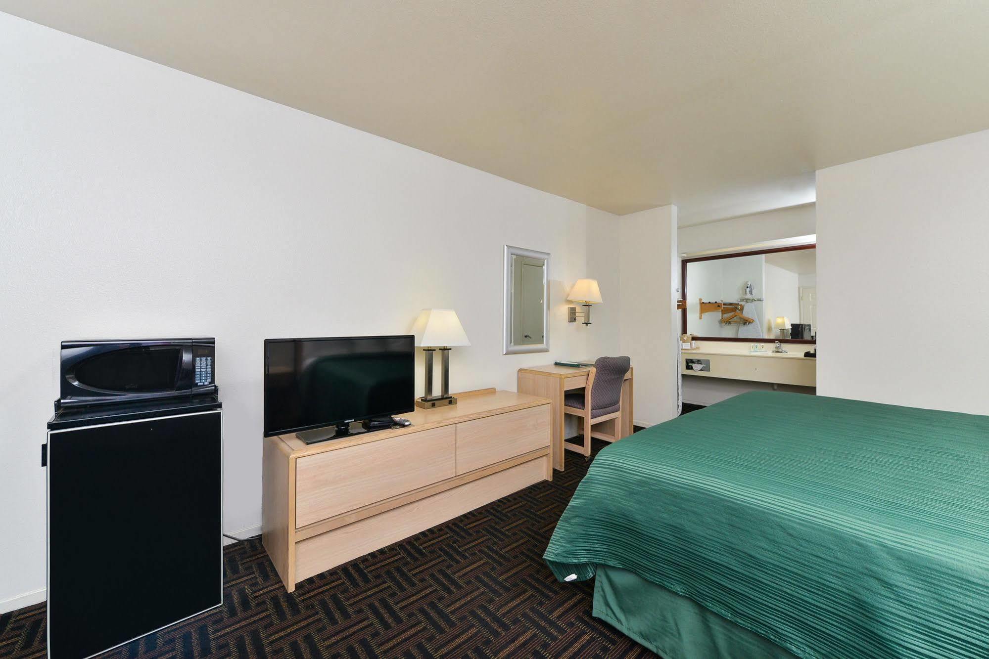 Quality Inn Fresno Near University Екстериор снимка
