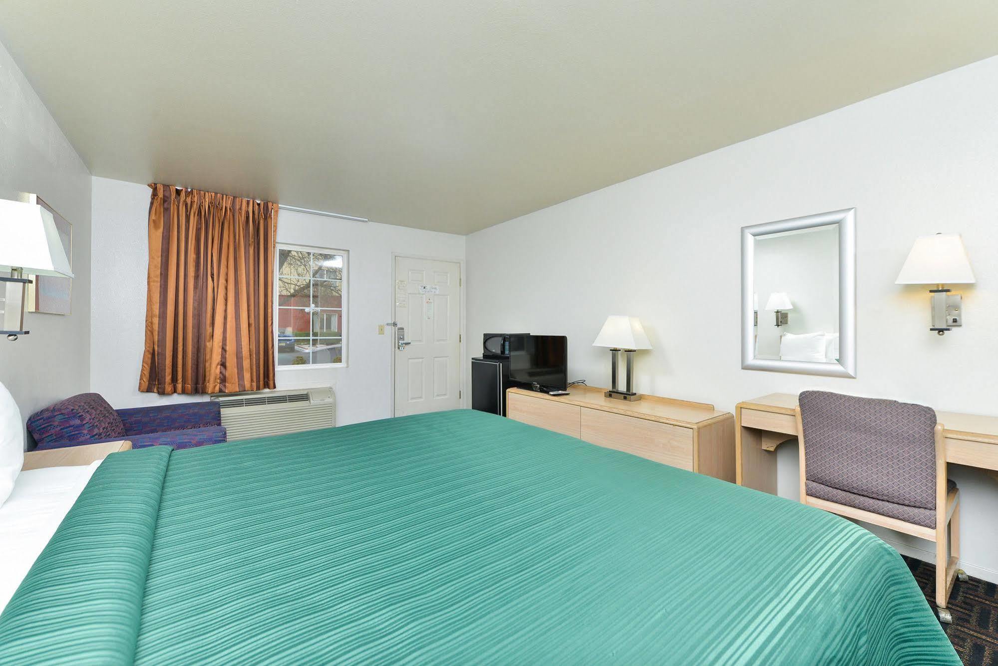 Quality Inn Fresno Near University Екстериор снимка
