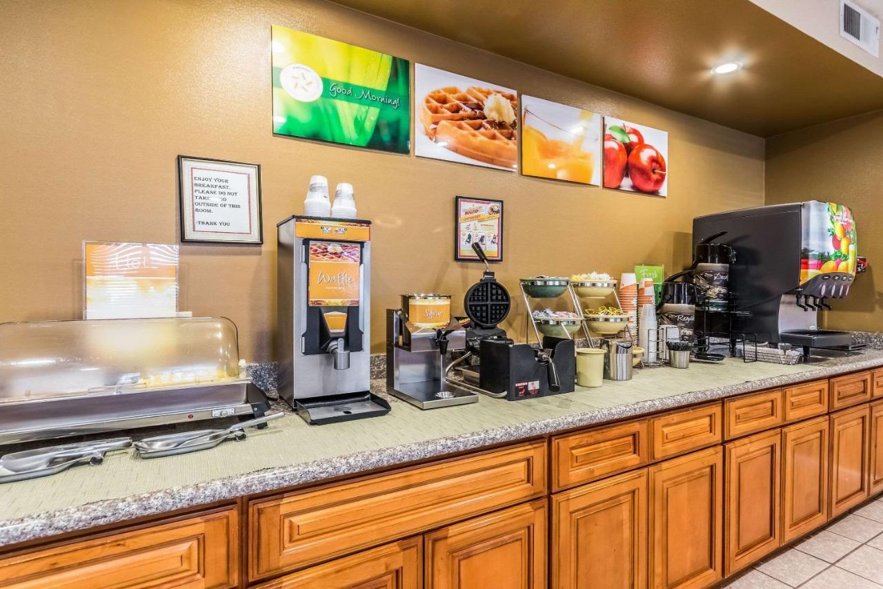 Quality Inn Fresno Near University Екстериор снимка