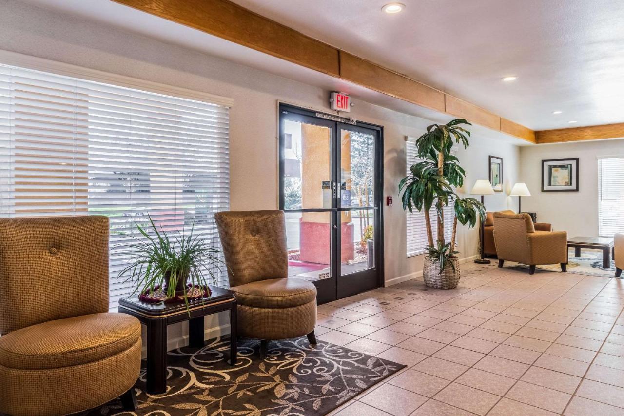 Quality Inn Fresno Near University Екстериор снимка