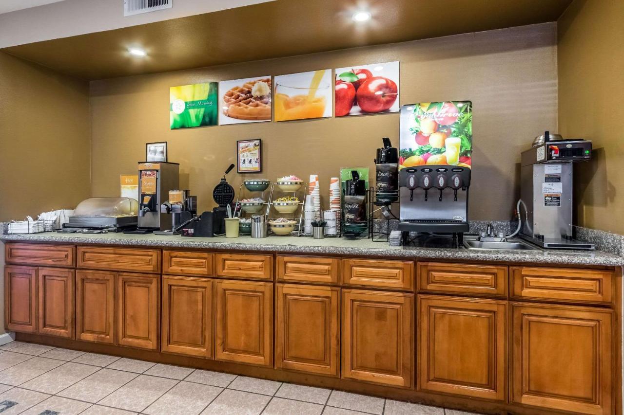 Quality Inn Fresno Near University Екстериор снимка